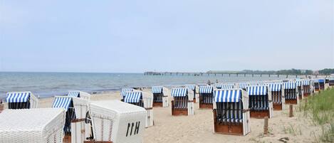 Una spiaggia nelle vicinanze