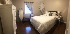 3 bedrooms, desk, iron/ironing board, WiFi - Charming Home in a Safe and Quiet Neighborhood Convenient to Town (Cookeville)