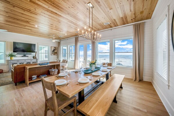 Dining - Southern Sand: 6 BR Beachfront Home- Sleeps 20, Pet Friendly, Private Pool! (Indian Pass)