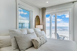 6 bedrooms, iron/ironing board, free WiFi, bed sheets - Southern Sand: 6 BR Beachfront Home- Sleeps 20, Pet Friendly, Private Pool! (Indian Pass)