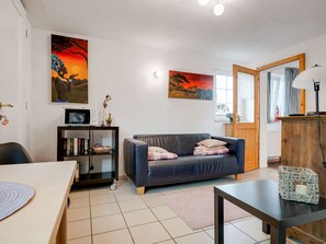 TV - Apartment near the forest in Meisburg (Meisburg)