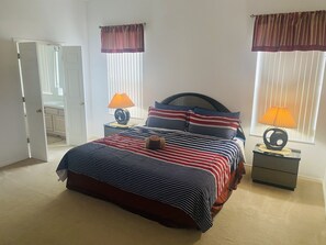 3 室のベッドルーム、アイロン / アイロン台、WiFi (無料)、ベッドシーツ