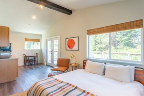 4 bedrooms, WiFi, bed sheets