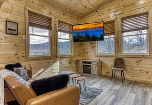 Smart TV, chimenea y videojuegos