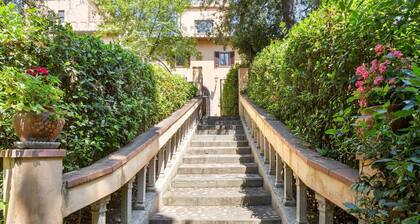 Poolside Leisure in Empoli Hideaway