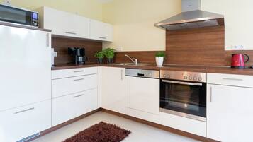 Fridge, microwave, oven, dishwasher