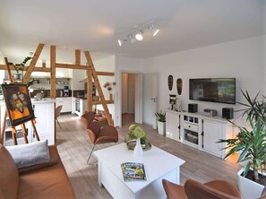 Télévision, chaîne hi-fi