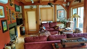 Living area - GREENNEST is an ENVIRONMENTALLY FRIENDLY  Waterfront home close to Annapolis (Annapolis)