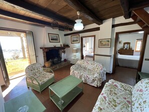 4 habitaciones, tabla de planchar con plancha y wifi 