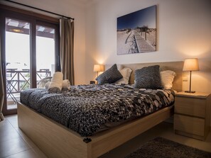 2 bedrooms, iron/ironing board, WiFi