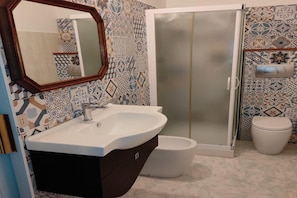 Duschwanne, Bidet