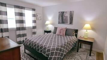 2 chambres, fer et planche à repasser, Wi-Fi gratuit, draps fournis