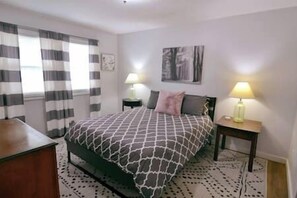 2 bedrooms, iron/ironing board, free WiFi, bed sheets