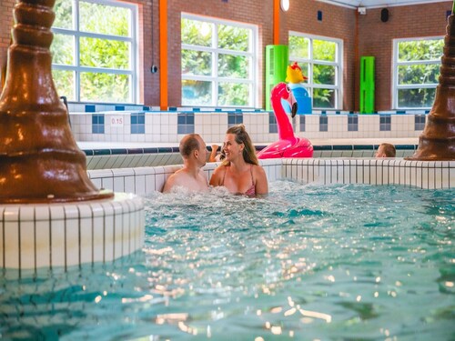 Villa am Wasser mit eigenem Steg