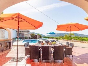 Outdoor dining - Family Villa with Terrace (Sayalonga)
