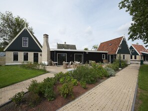 Exterior - Modern Dutch Villa with Terrace (Hippolytushoef)