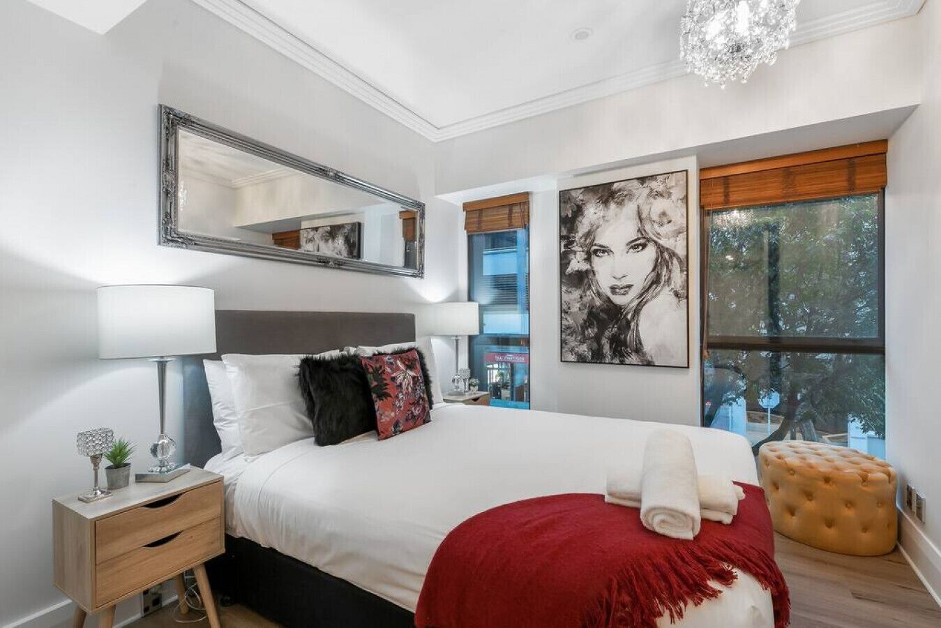 2 bedrooms, desk, iron/ironing board, WiFi