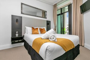 Unclassified image, 3 of 26, button - Penthouse Golden Hour (Auckland)