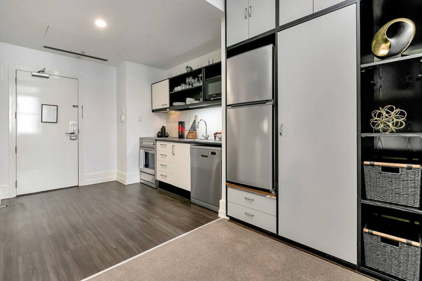 Cookware/dishes/utensils