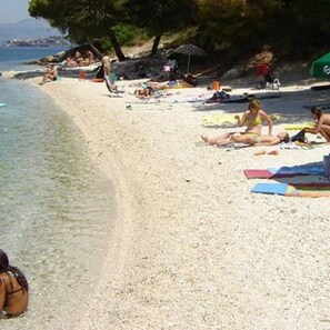 Beach - Apartments Marko - Two Bedroom Apartment with Terrace with Sea View (Okrug Donji)