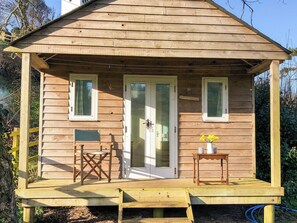 Exterior - 4 bedroom accommodation in Manorbier (Manorbier)