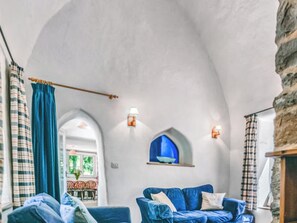 Living area - 4 bedroom accommodation in Manorbier (Manorbier)