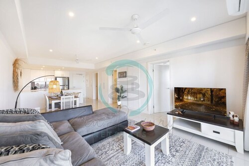 Zen Ocean Bliss: Seaview ~ Balcony ~ OutdoorDining