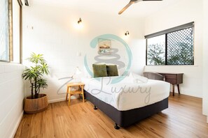 2 bedrooms, desk, iron/ironing board, travel cot