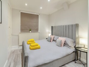 1 bedroom, free WiFi, bed sheets