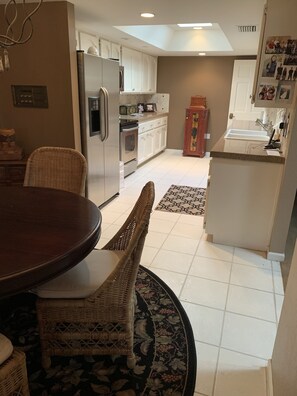 Fridge, microwave, oven, stovetop - 10% off - Scottsdale McCormick Ranch (Scottsdale)