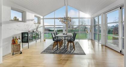 Gorgeous home in Sunds with kitchen