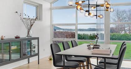 Gorgeous home in Sunds with kitchen