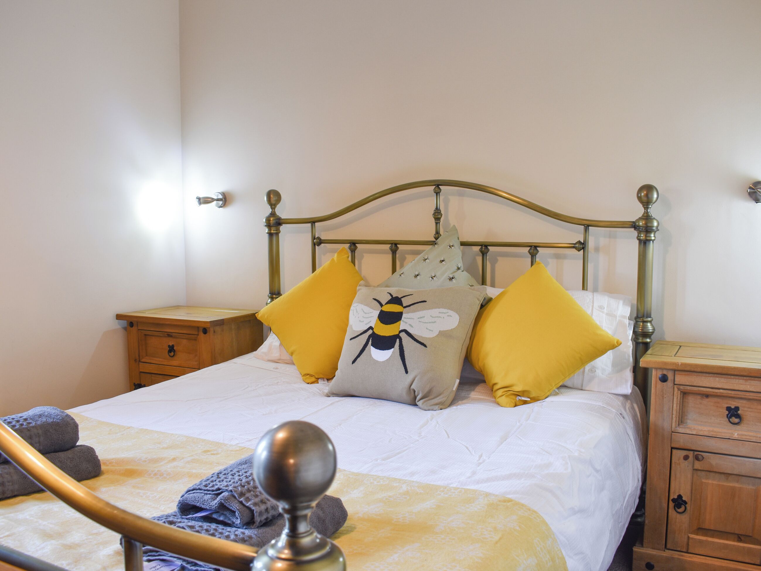 2 quartos, Wi-Fi de cortesia, roupa de cama