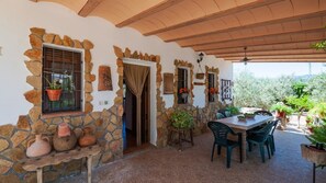 Outdoor dining - Casa Rural El Parral Pozo Alcón by Ruralidays (Jaén)