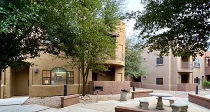 Amazing Location 2 Bedroom Condo by River Walk