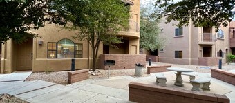 Amazing Location 2 Bedroom Condo by River Walk