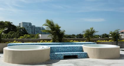 Hotel Oasis Tropical