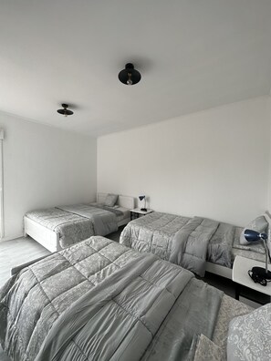 Traditional Room | Free WiFi - Hostal Muvi (Coquimbo)