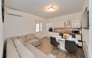 Smart TV - 2 bedroom nice apartment in Pasman (Pasman)