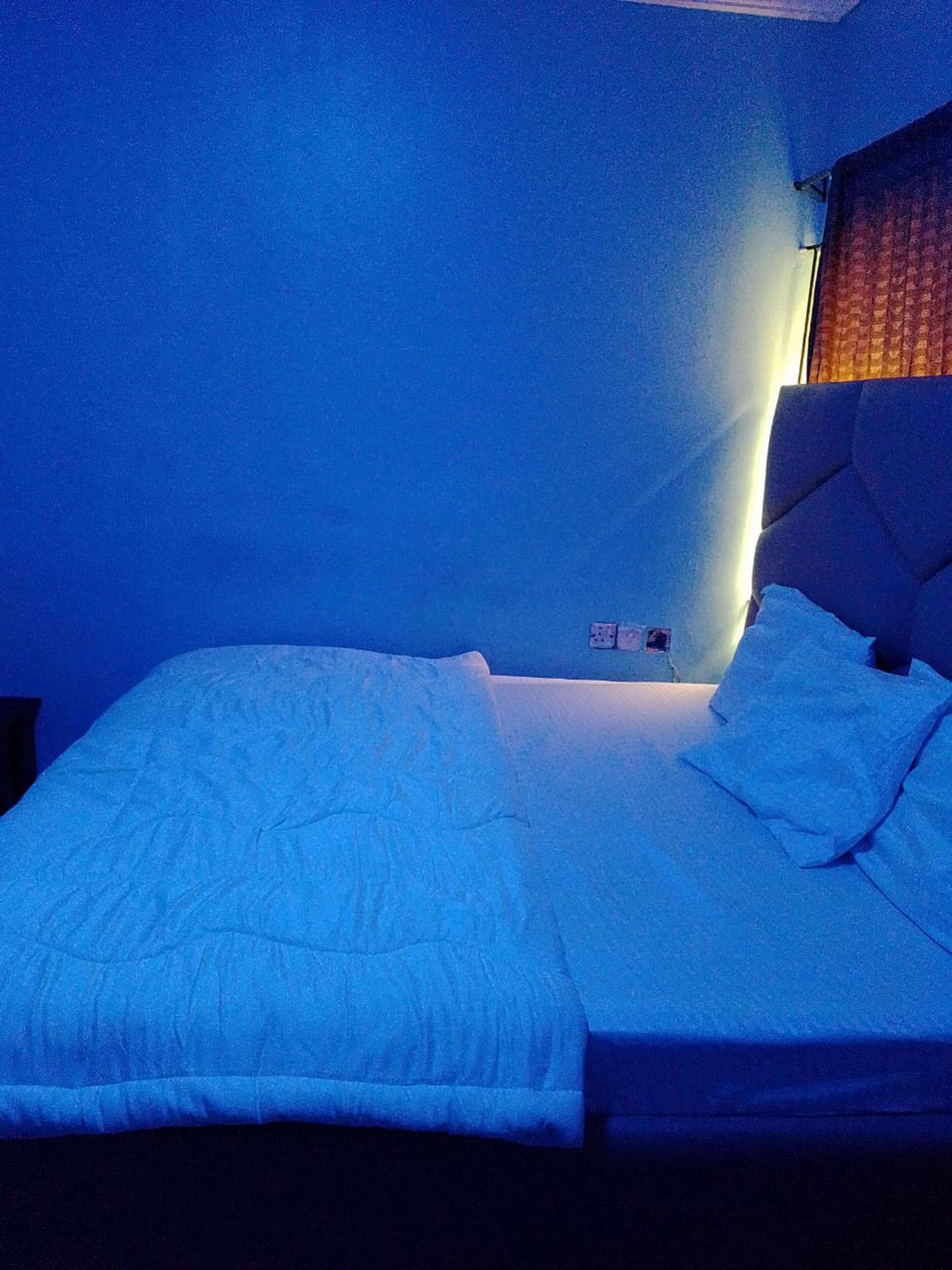 Egyptian cotton sheets, premium bedding, memory foam beds, desk