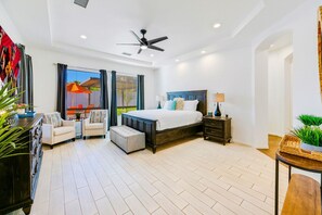 6 bedrooms, iron/ironing board, travel cot, free WiFi - Hollywood Hideaway with 158" Poolside TV and 2 Arcades (Indio)