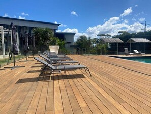 Outdoor pool - The Sea Pavilions (Cowes)