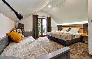 3 Schlafzimmer, Zimmersafe, Bügeleisen/Bügelbrett, Reisekinderbett