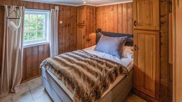 4 bedrooms, free WiFi
