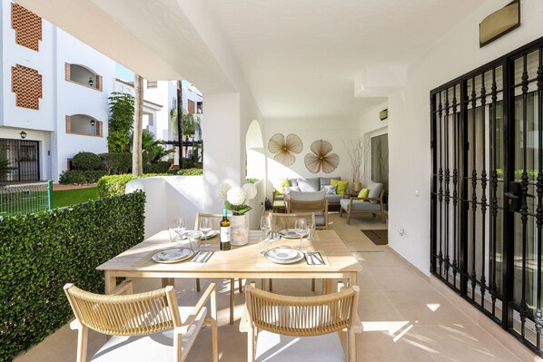 Outdoor dining
