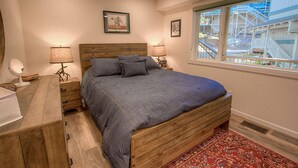 2 عدّة غرف نوم وواي فاي وملاءات أسرّة