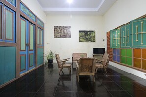 Lobby sitting area - Rumah Kalpataru (Yogyakarta)