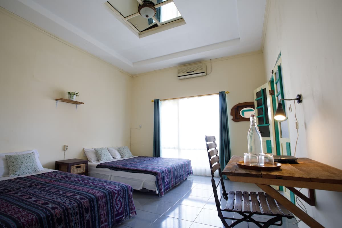 Family Room | Free WiFi, bed sheets