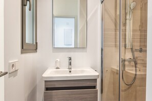 Shower, hair dryer, towels - Jardines - Tisaya 0.2,  Garden View  (Arona)