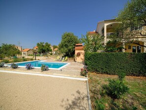 House (Two Bedroom Holiday Home with Swimmin) | Exterior